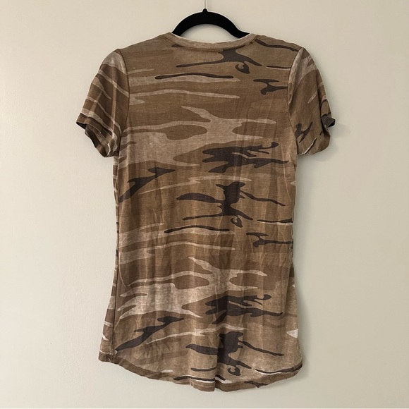 3/$15 Zoe + Liz Women’s Camo Burnout Shirt Size Small - Picture 5 of 5